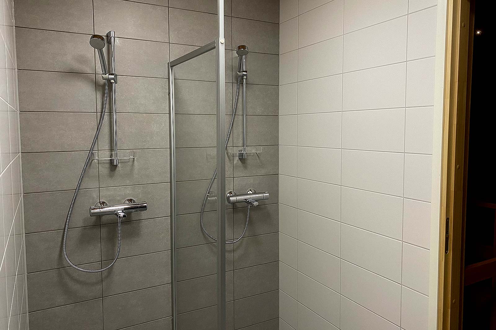 Janakkalan asuinyksikön suihkutila