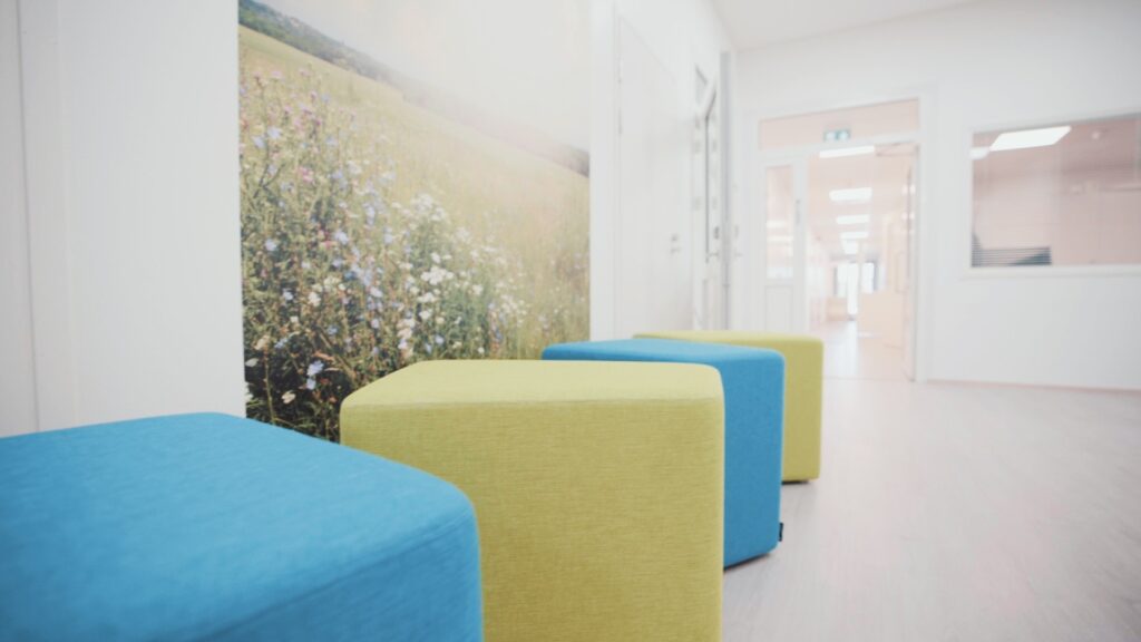 Yleistila istuimineen.