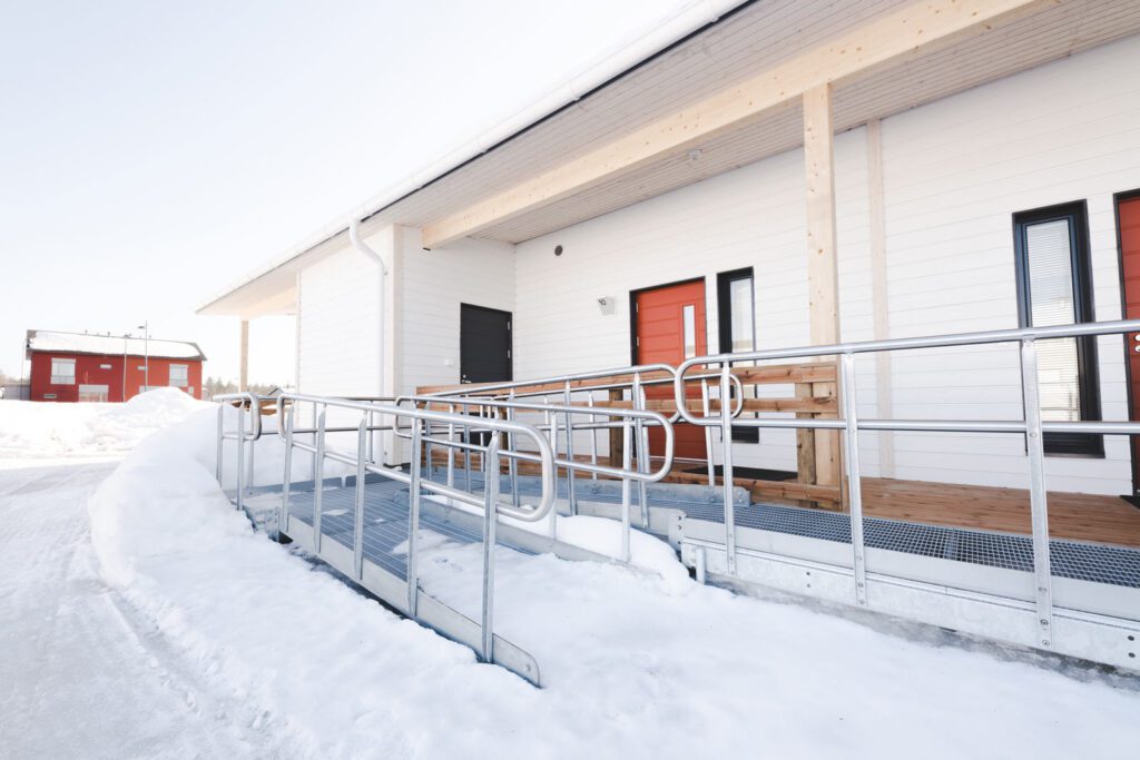 Esteetön sisäänkäynti.